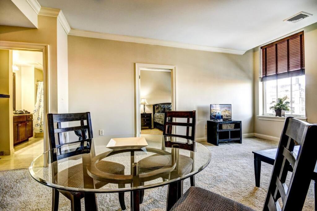 Chase Penthouse At 39 West Baltimore Inner Harbor Convention Center Free Indoor Parking One And Two Bedrooms Buitenkant foto